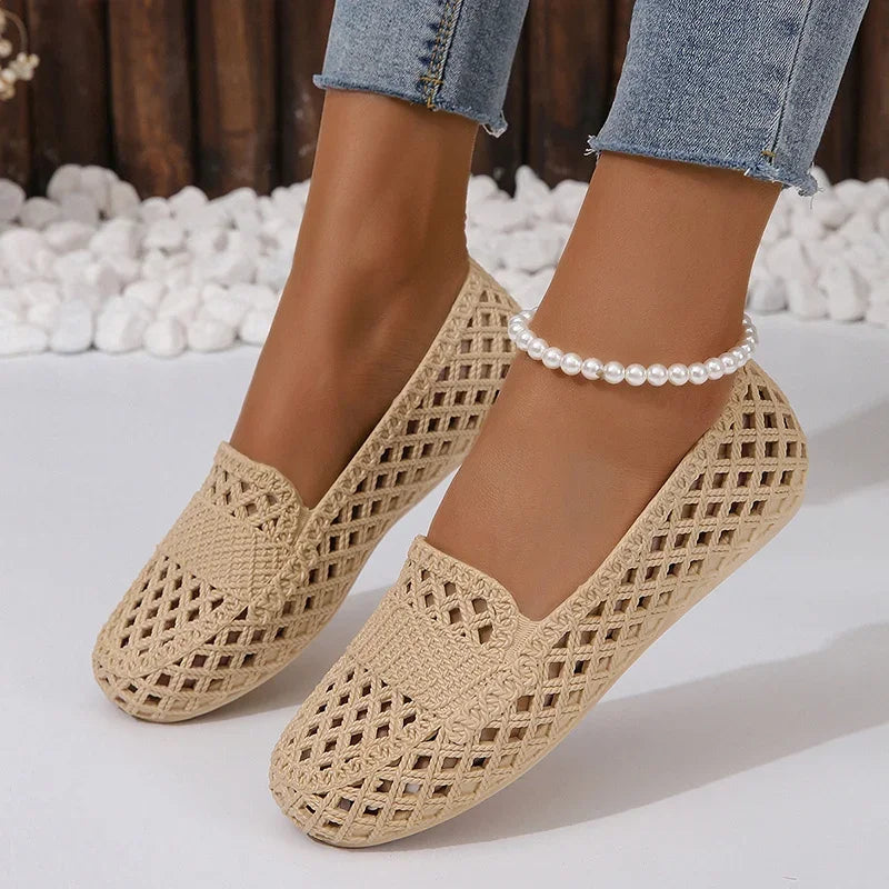 New Summer Fashionable and Comfortable Hollow Women's Flat Shoes Casual Outer Wear Non-slip Fashionable Toe-cap Sandals
